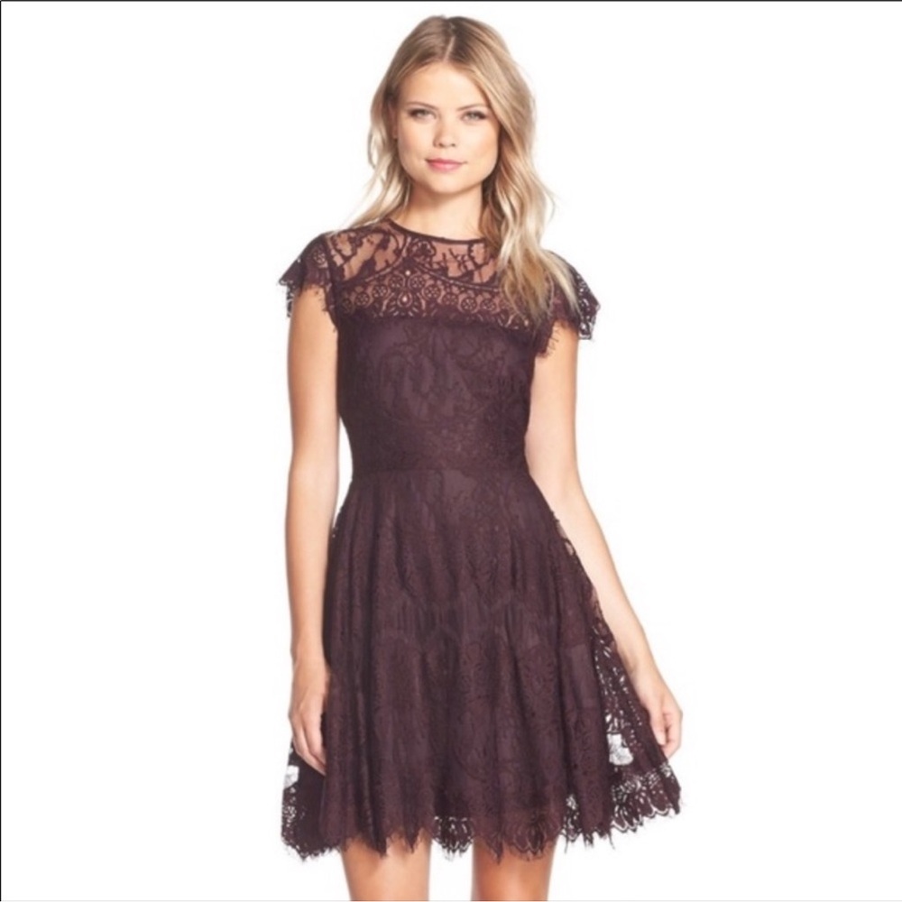 BB DAKOTA Rhianna Plum Lace Fit & Flare Dress size 6